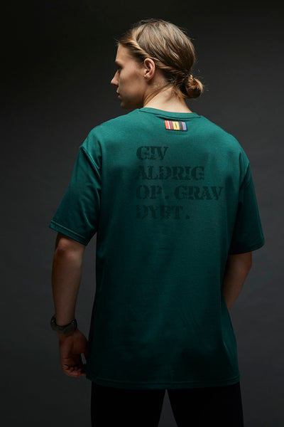 GIV ALDRIG OP. Big Bertha tee - FORREST.