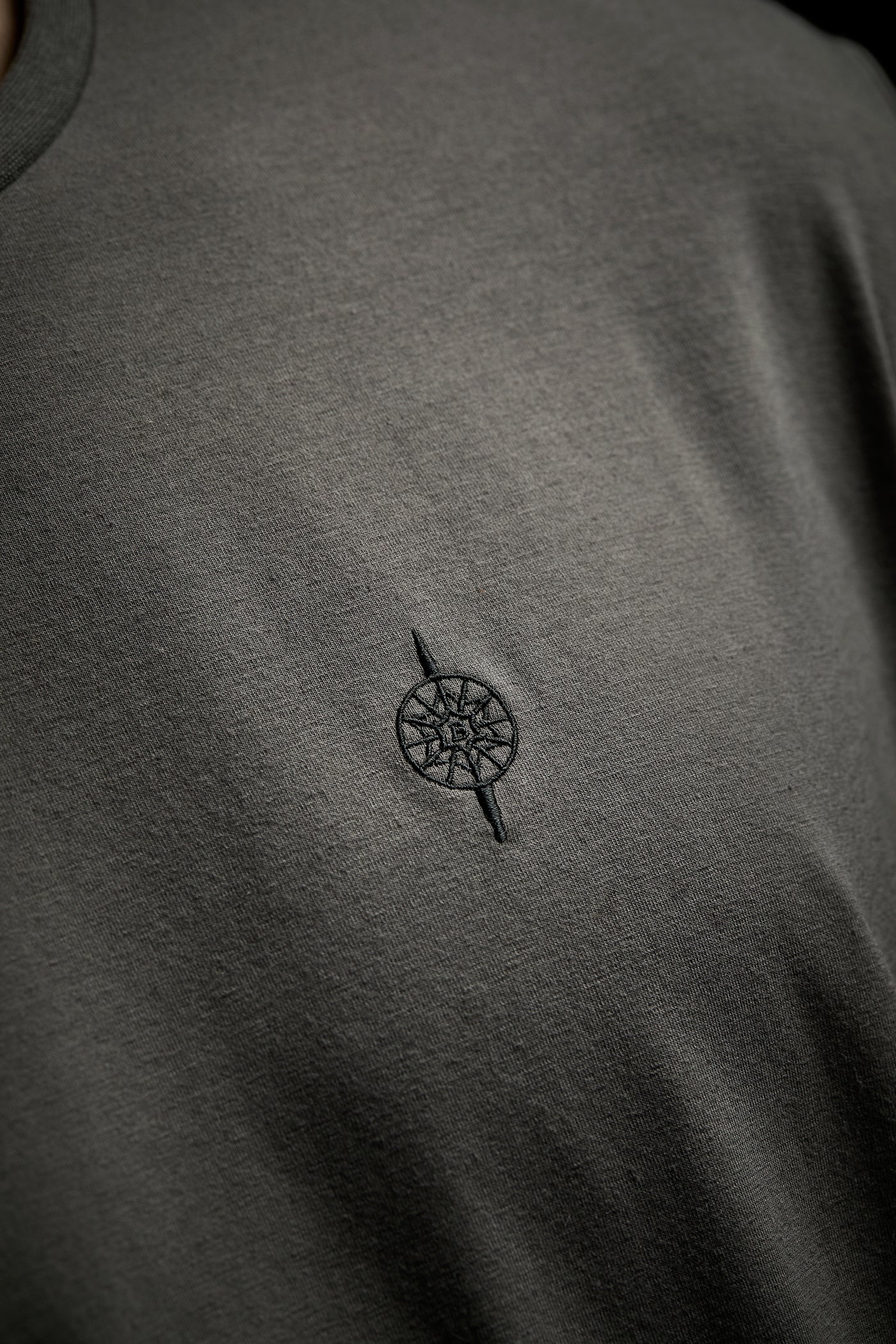 RUNWAY T-SHIRT WARSHIP GREY