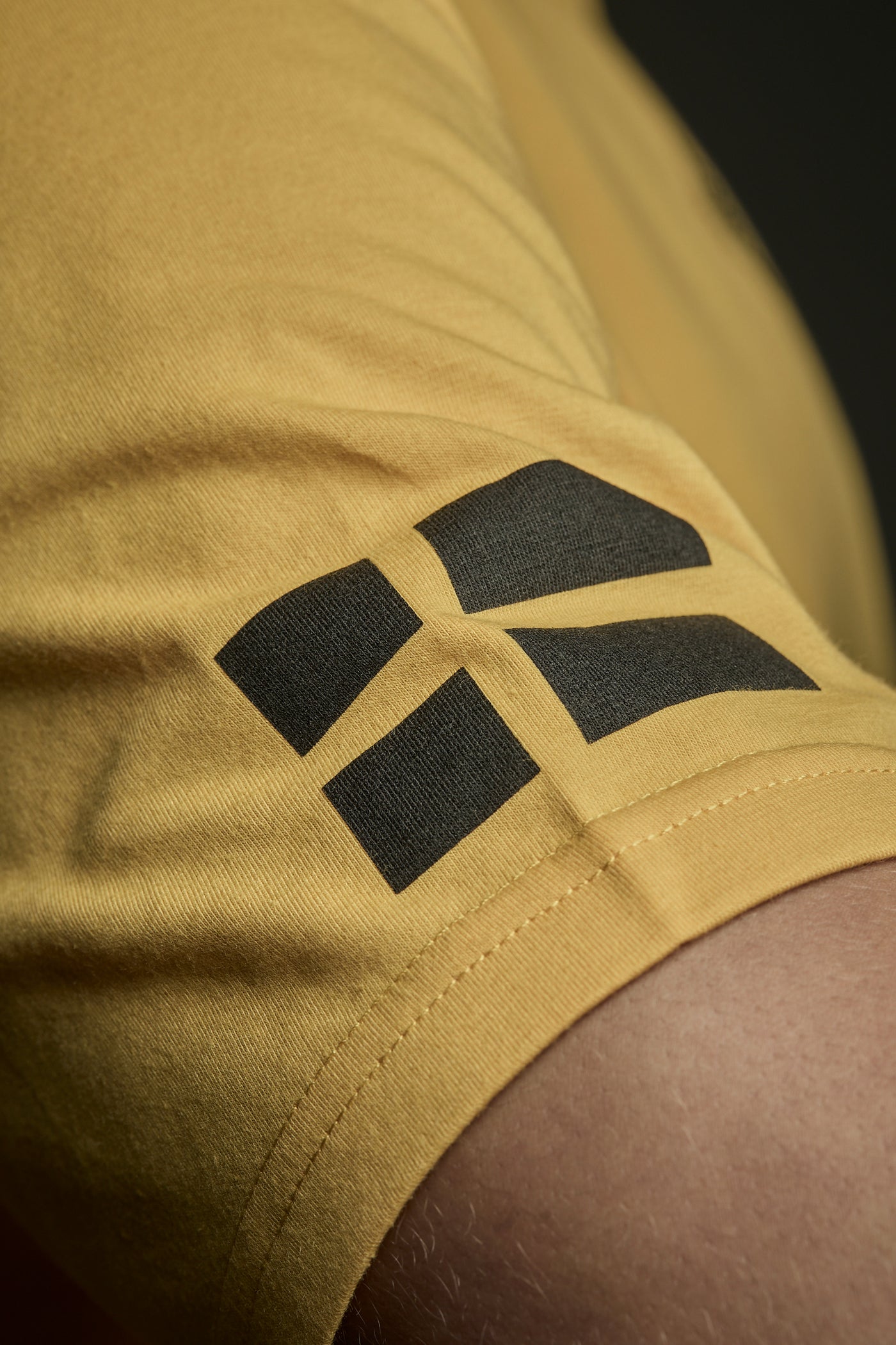 RUNWAY T-SHIRT YELLOW